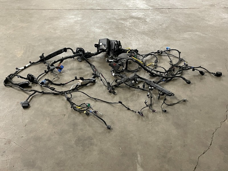 24 25 Hyundai Elantra Engine Bay Wire Wiring Harness W/Fuse Box 2.0L 1655 OEM