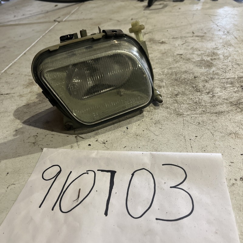 1999 E430 Mercedes W210 RIGHT PASSENGERSideFog Light OEM 1305233161