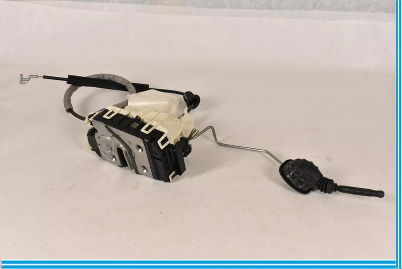 12-18 Mercedes W218 CLS550 CLS400 Front Left Door Lock Latch Actuator OEM