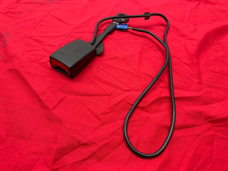 97-05 Porsche 911 Boxster 986 Front Left Driver Side Seatbelt Buckle Black OEM ✅