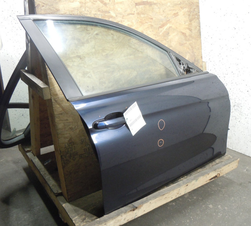 2013-2018 BMW 320i Front Door Assembly Passenger Right RH OEM A89