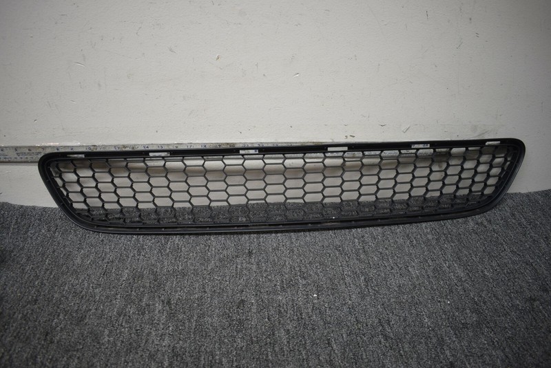 2009-2012 TOYOTA VENZA LOWER BUMPER GRILLE FACTORY OEM
