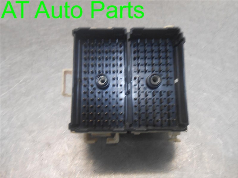 2004 CHEVROLET SILVERADO 1500 UNDER DASH CABIN FUSE RELAY BOX OEM 15190658-01
