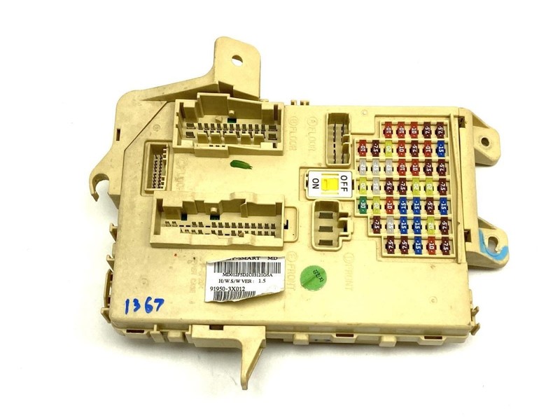 Dash Instrument Panel Fuse Junction Box 2012-2013 Hyundai Elantra Sedan 87442