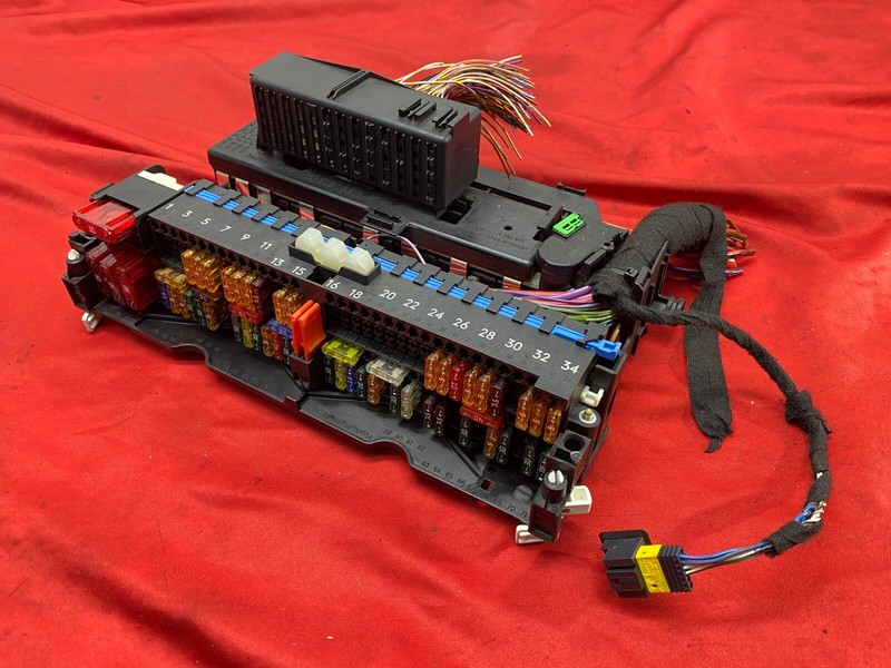 99-06 BMW E46 3 Series M3 X3 Interior Power Fuse Junction Control Box Unit OEM✅