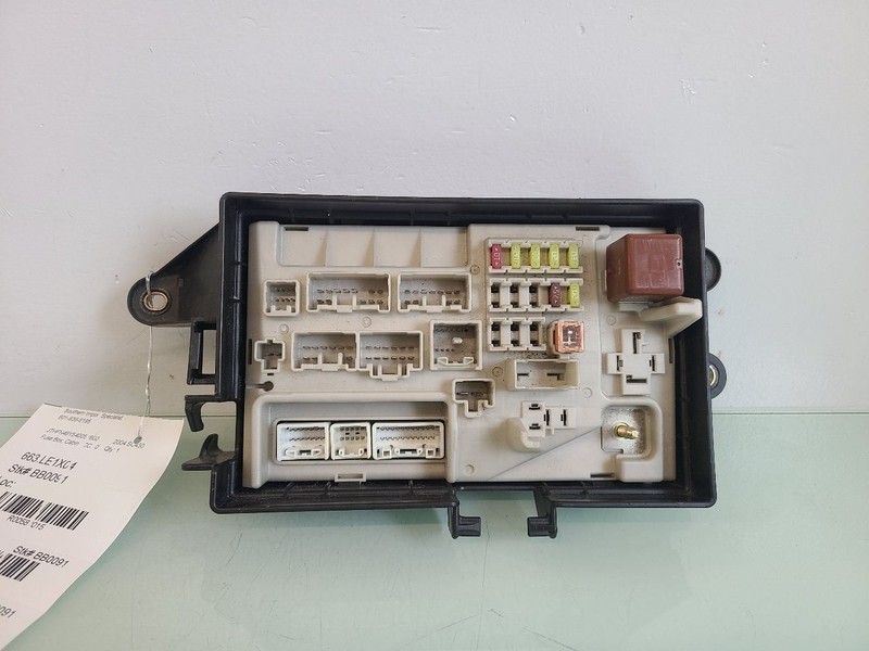 02-10 SC430 Rear Back Trunk Power Distribution Fuse Relay Box Factory 582015