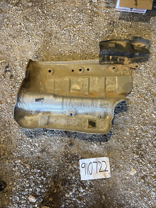 2007 - 2009 LEXUS RX350 EXHAUST SYSTEM MUFFLER HEAT SHIELD BARRIER OEM