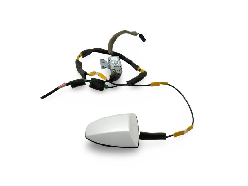 2020-2022 Nissan Sentra Roof Antenna With Antenna Module White