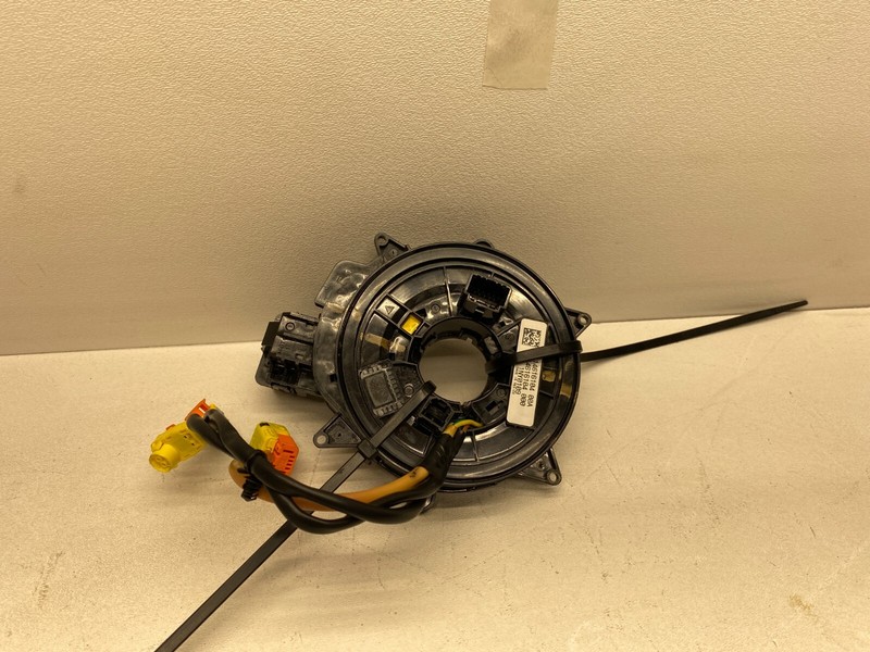 2014-2017 JEEP CHEROKEE LEFT FRONT STEERING WHEEL SPRING CONNECTOR ASSEMBLY OEM