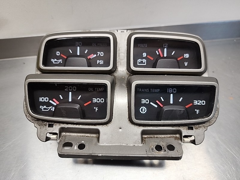 92247195 | 10 - 15 Chevrolet Camaro Center Console Gauges OEM