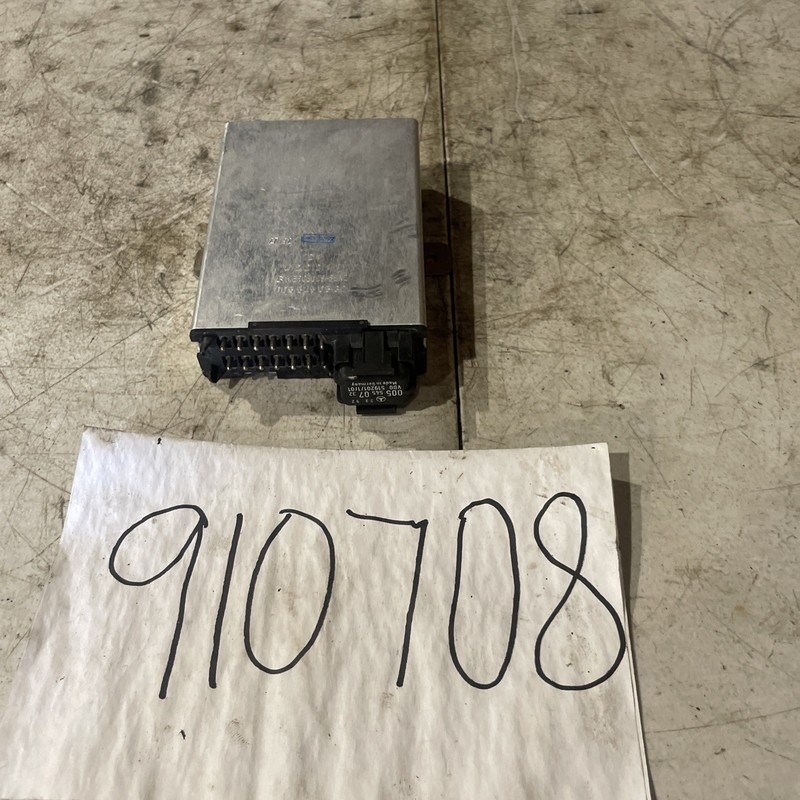 1986 - 1993 Mercedes-Benz 420SEL 190E 300E Cruise Control Module OEM 0055450532