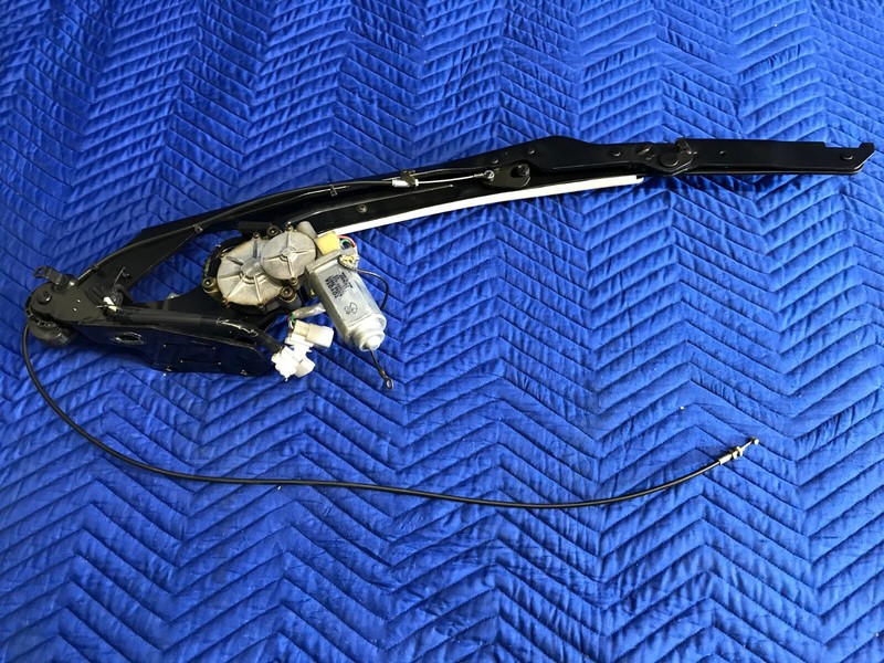 02-10 LEXUS SC430 RIGHT PASSENGER CONVERTIBLE ROOF HINGE W/ MOTOR OEM