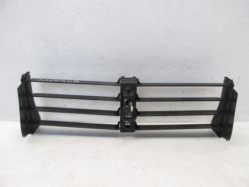 09-15 BMW F01 F02 750i 740Li RADIATOR AIR FLAP FRONT GRILLE OEM 010224B