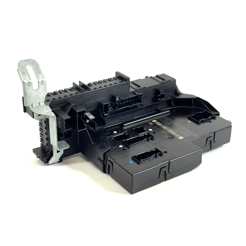 📌 10-14 MERCEDES W204 C250 C350 C300 REAR FUSE RELAY BOX MODULE 2049060105 OEM