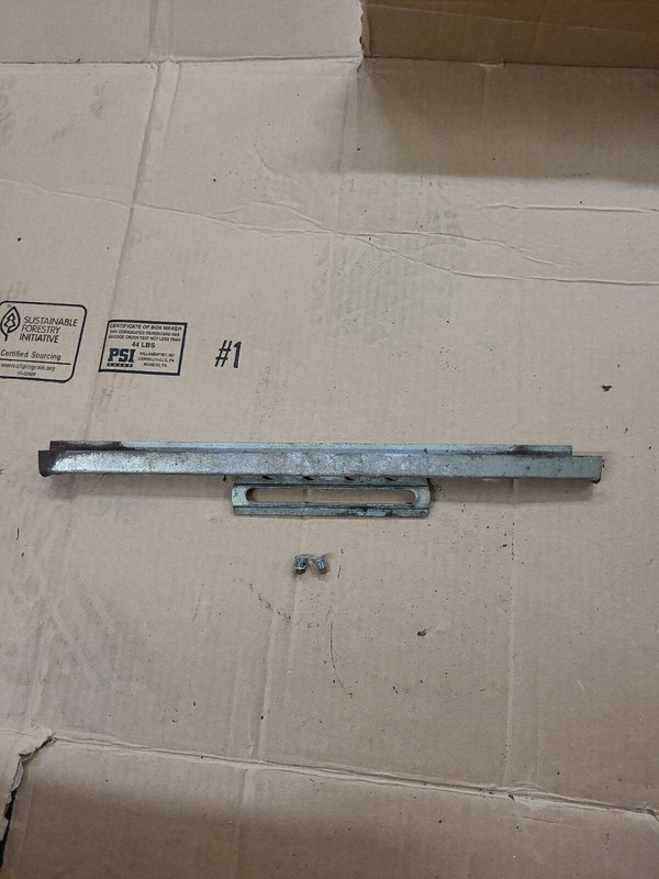 MERCEDES BENZ 220 D/8W115 PASS RIGHT FRONT WINDOW TRACK MOUNT