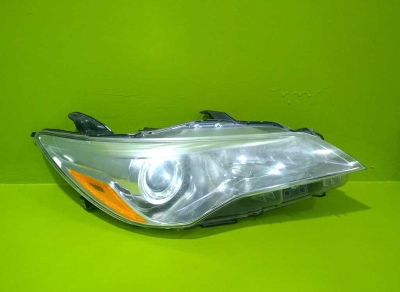 15 16 17 CAMRY PASSENGER RIGHT HALOGEN HEADLIGHT LAMP OEM 3926-49