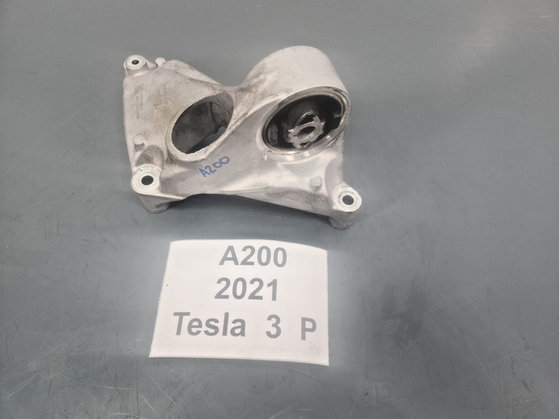 ✅ 2017-2023 OEM Tesla Model 3 Y Rear Drive Unit Mount Bracket