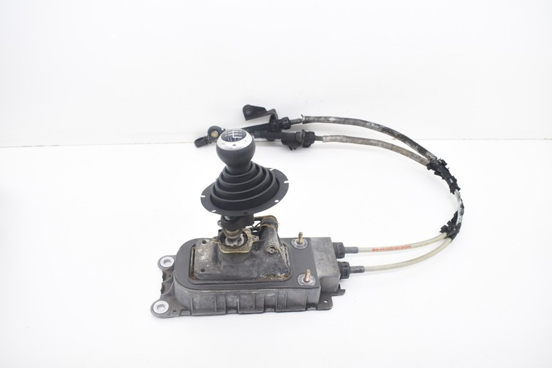 2001 AUDI TT 6 SPEED MANUAL TRANSMISSION SHIFTER WITH CABLES KNOB DAMAGE KW89