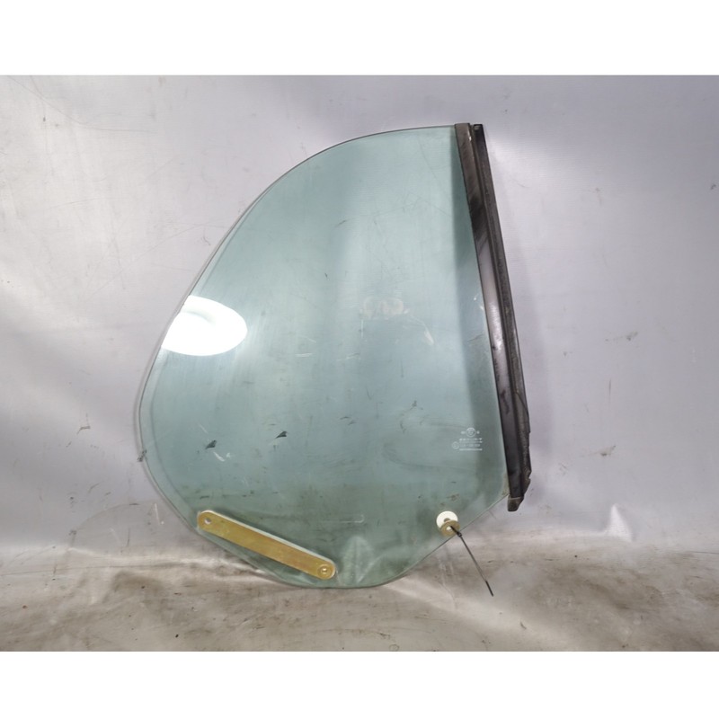 Damaged BMW E30 3-Series Convertible Right Rear Quarter Window Glass 1987-1993