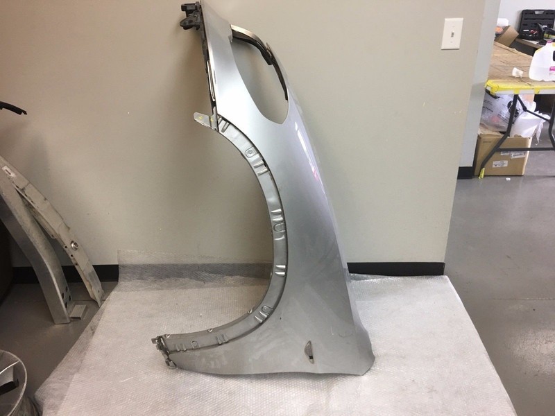 BMW FRONT DRIVER SIDE FENDER OEM 5165 722973 105034 10
