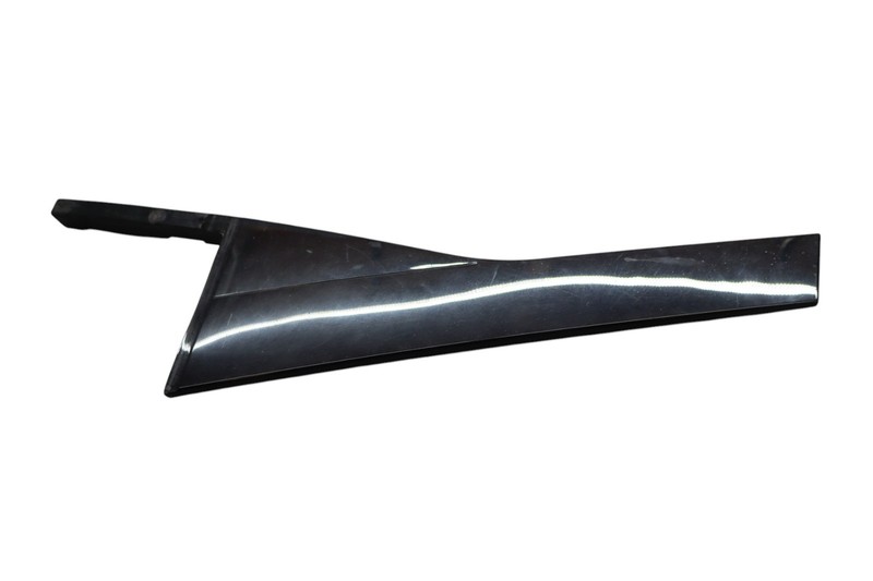11-17 Volkswagen Touareg Rear Left Driver Side Exterior Door Window Trim Oem