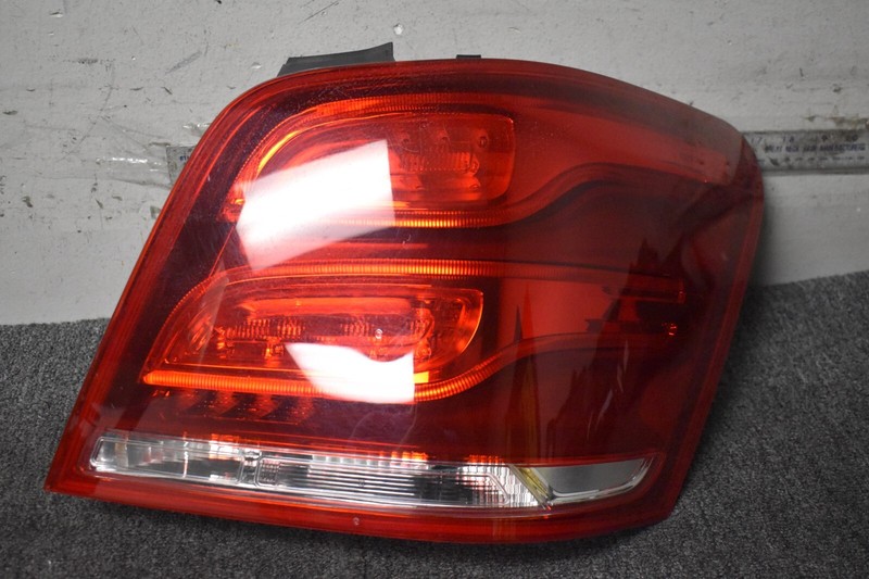 2013-2015 MERCEDES BENZ X204 TAIL LIGHT RIGHT SIDE FACTORY OEM
