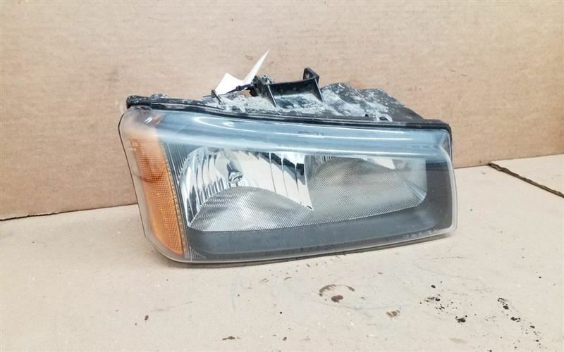 Passenger Headlight Classic Style Fits 05-07 SILVERADO 1500 PICKUP 235632
