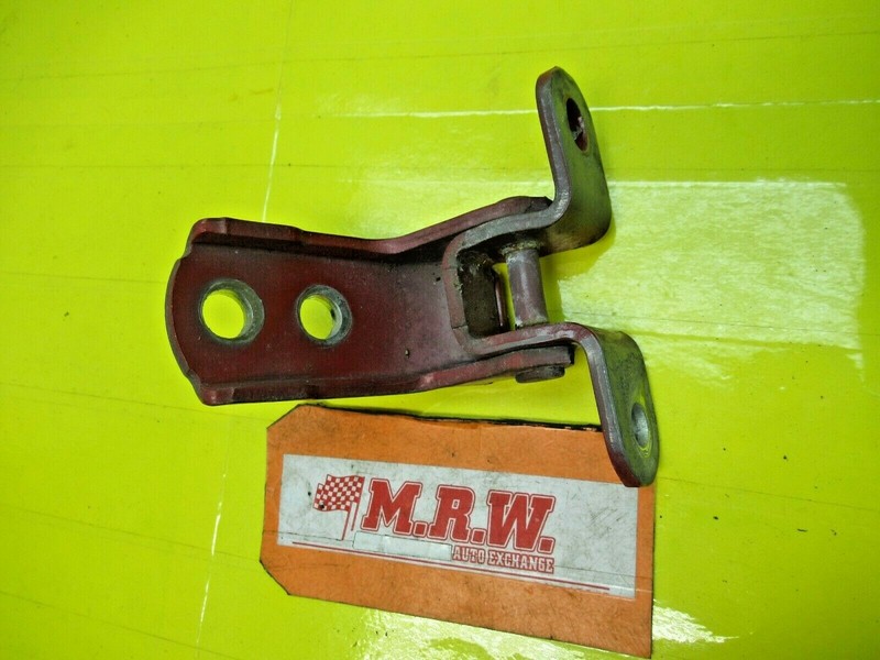 DOOR HINGE LOWER BOTTOM LEFT DRIVER SIDE LH for 00 01 02 03 04 05 MR2 SPYDER RED