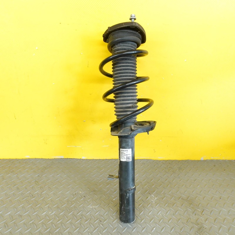 2019-2022 VOLVO XC40 Front Left Strut Shock Spring Absorber OEM 32221640