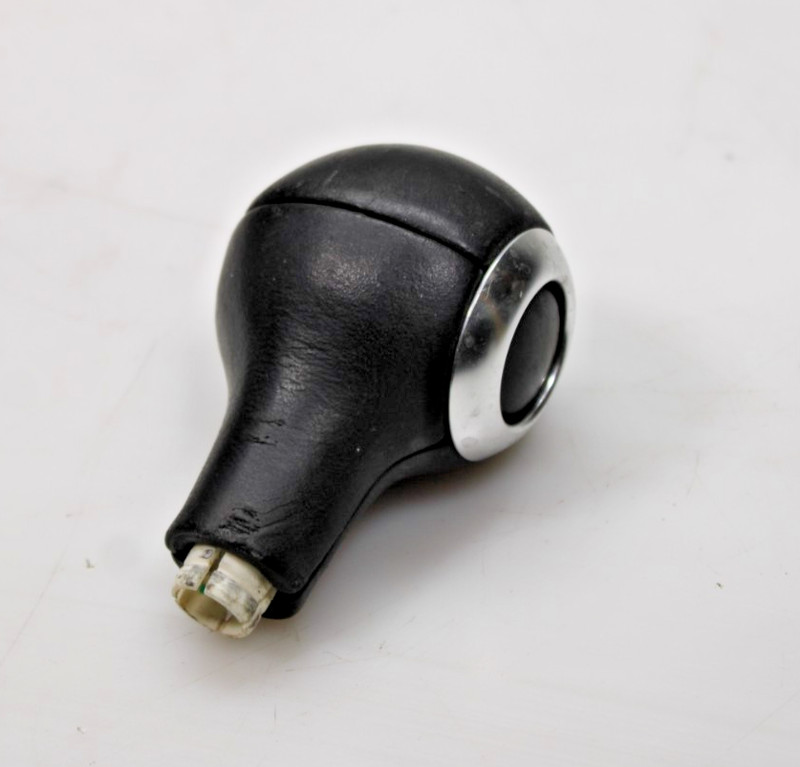 2000-2006 Audi TT AUTOMATIC SHIFTERSELECTOR GEAR KNOB Genuine OEM