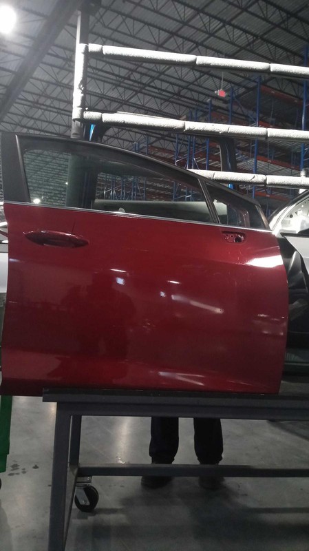 2018 Chevrolet Cruze Right Front Door Red OEM 462391 88K Miles