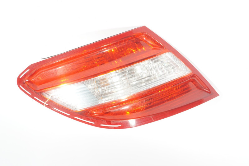 2008 - 2011Mercedes Benz C300 W204 4Matic Tail Light Driver Side oem