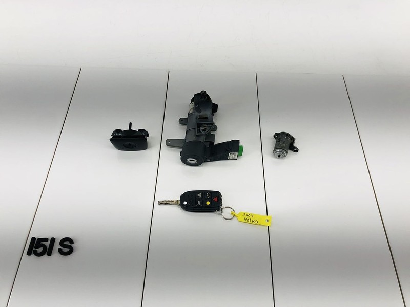 2004 VOLVO XC90 GLOVE BOX & IGNITION SWITCH & CENTRAL LOCK CYLINDER W/ KEY OEM