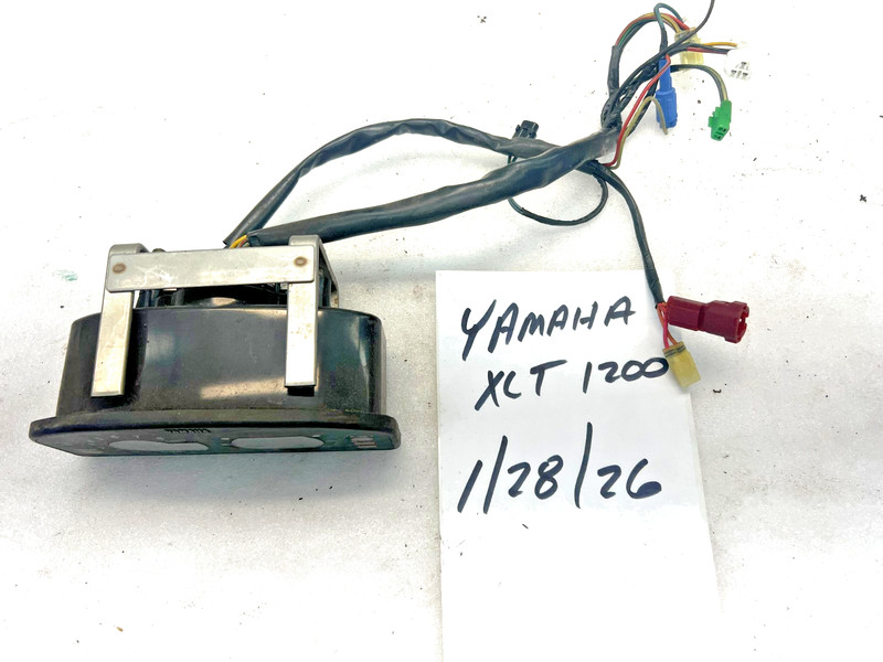 1999 Yamaha XL 1200 OEM Display Cluster Gauge FOD-6820A-00