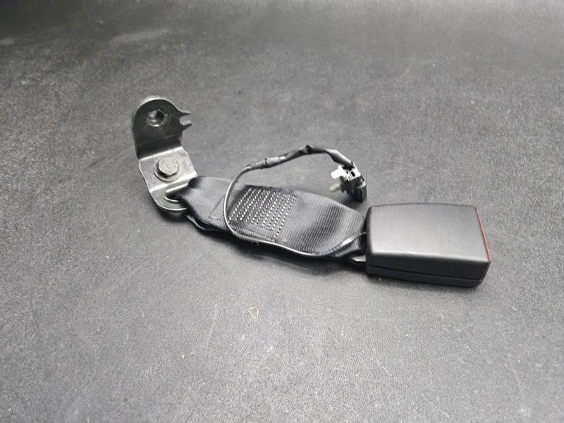Rear Left Seat Belt Buckle 2022 Nissan Rogue 88843-6RR0A 2021 2023 2024 2025