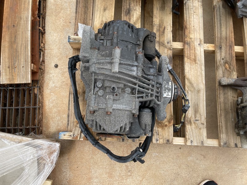 08-10 BMW X6 E71 N63 XDRIVE REAR CARRIER DIFFERENTIAL CASE ASSY 3.64 RATIO