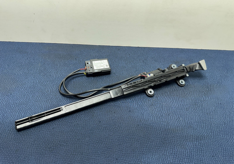 14–20 OEM BMW F32 F36 440i Front Right Side Seat Belt Handover Extender Assembly