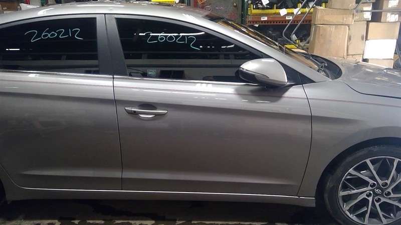 Passenger Front Door Electric Sedan Korea Built Fits 17-20 ELANTRA 1796533