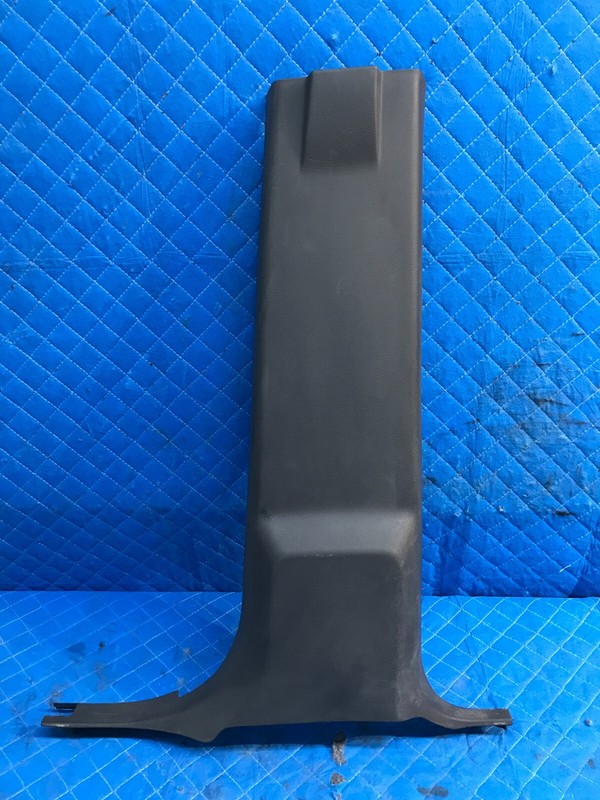 19-23 DODGE RAM 1500 RIGHT PASSENGER RH LOWER B PILLAR COVER MOLDING PANEL OEM