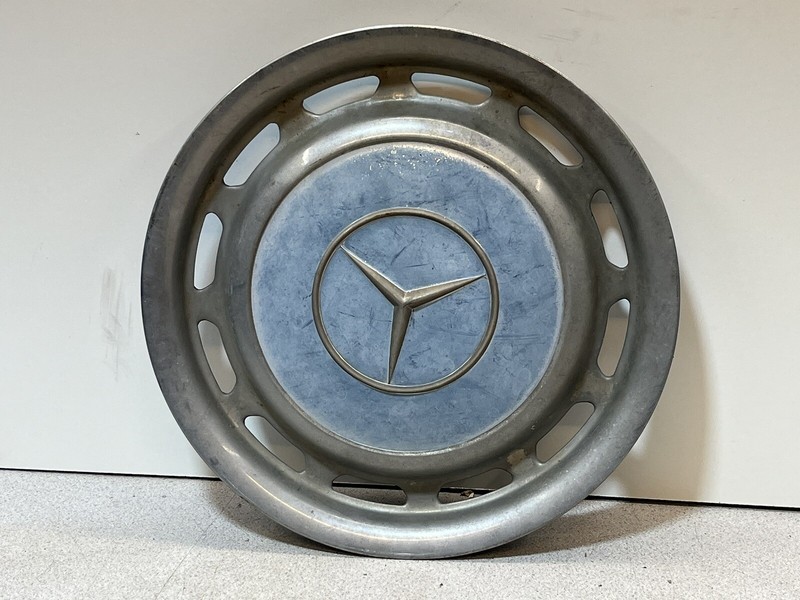 68-76 Mercedes Benz W114 W115 14” Wheel Center Hub Cap Cover Hubcap