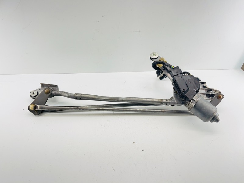 2006-2011 Cadillac DTS Wiper Transmission Linkage Motor Arm Pivot 15939607 oem