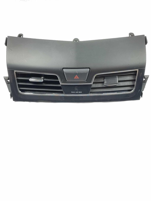 2015 Altima Center Dash Front A/C Vent W/ Hazard Switch Light Scratches