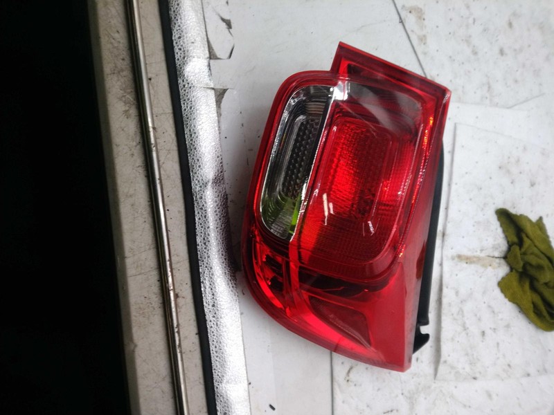2014 Chevrolet Malibu Right Tail Light Assembly - White - Used - 20592