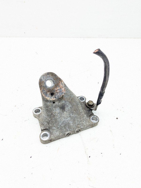 1998-2000 Lexus LS400 Passenger Right Side Engine Mount Bracket OEM