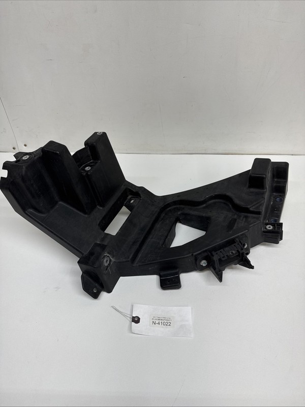 Tesla X RH Passenger Side Headlamp Support Mount Bracket 104361200F 41022 M14