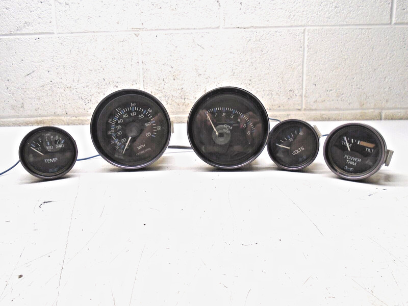 CD2 Medallion Marine GaugesMPH RPM Volts Temp Trim 5-Pc Set