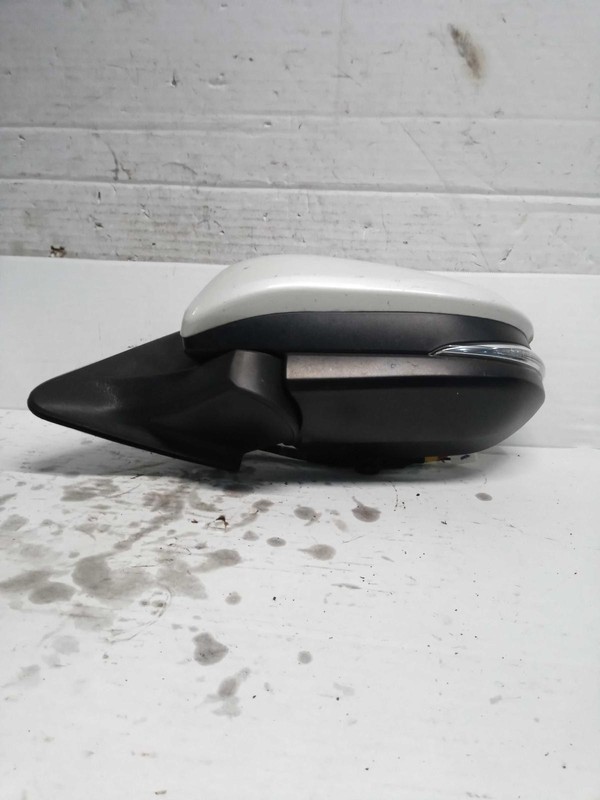 2016 Toyota Highlander Left Door Mirror Assembly White OEM Used 141760