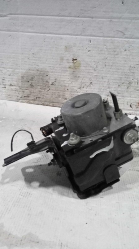 2017 Nissan Rogue ABS Pump & Motor Assembly OEM 476606FL0B 129K Mileage