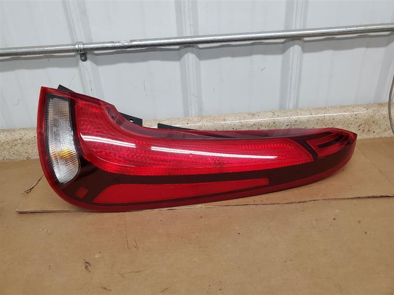 Passenger Tail Light Model Incandescent Fits 20 SOUL 282515