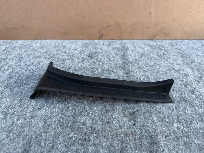 FORD BRONCO SPORT 2021-2025 OEM LEFT DRIVER TAIL LIGHT TRIM MOLDING COVER PANEL